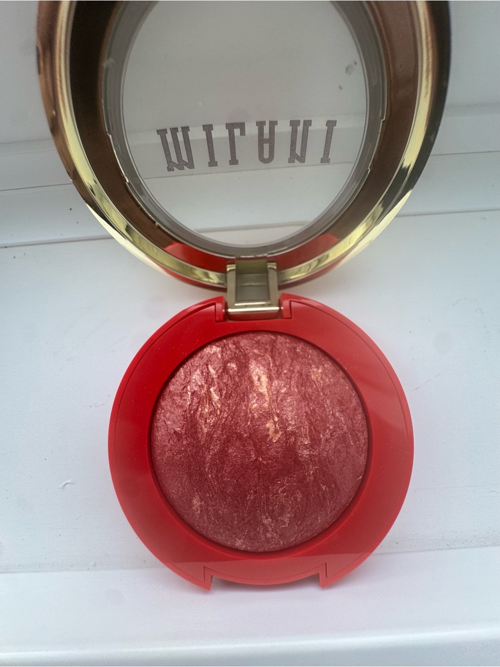 Milani Baked blush- 110 Cherry on Top 🍒 (RARE SHADE)